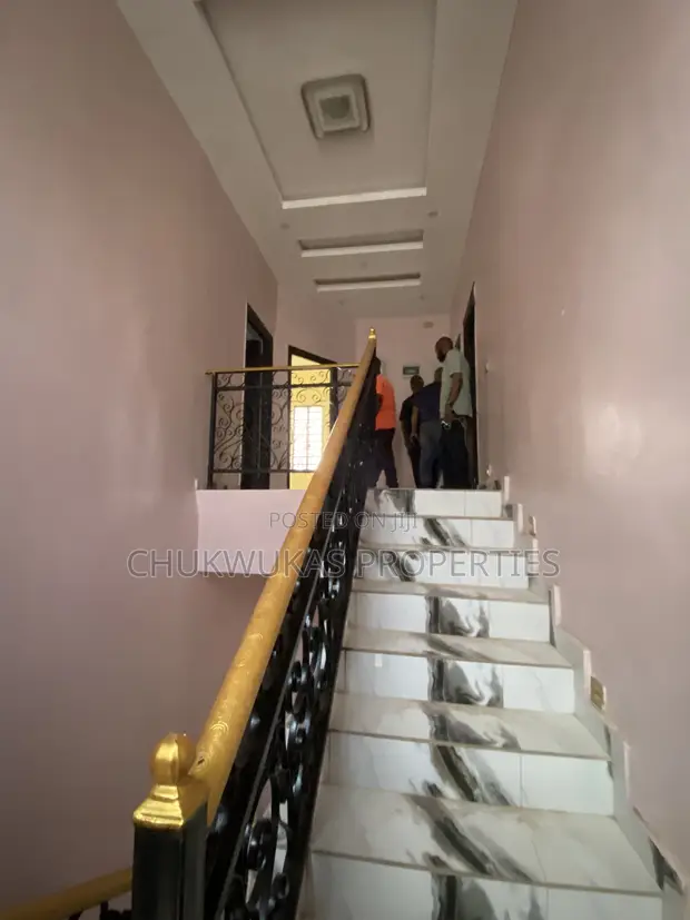 Gidan Bacci 7 Bedroom a Golf Annex, Enugu don Siyarwa - 1