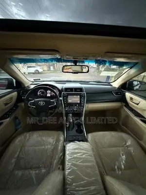 2017 Toyota Camry XLE Maroon