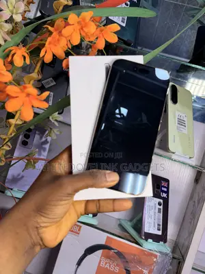 Apple iPhone 17 Air 256GB Zinariya