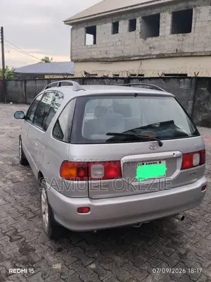 Toyota Picnic 2.0 FWD 2003 Silver