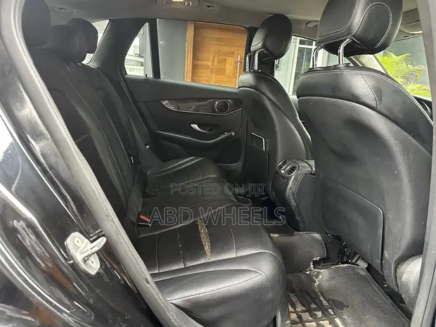 Mercedes-Benz GLC300 2016 Black - 1