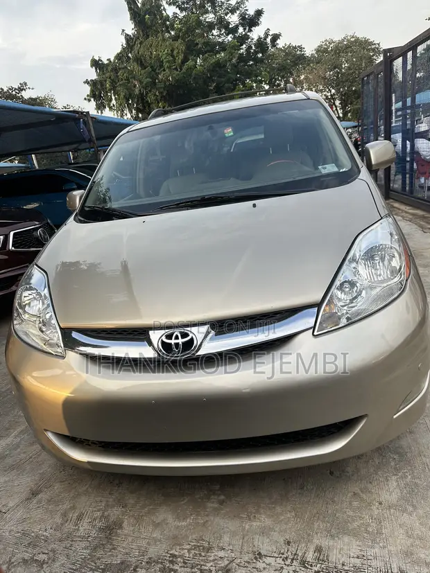 Toyota Sienna XLE Limited 4WD 2008 Gold - 1