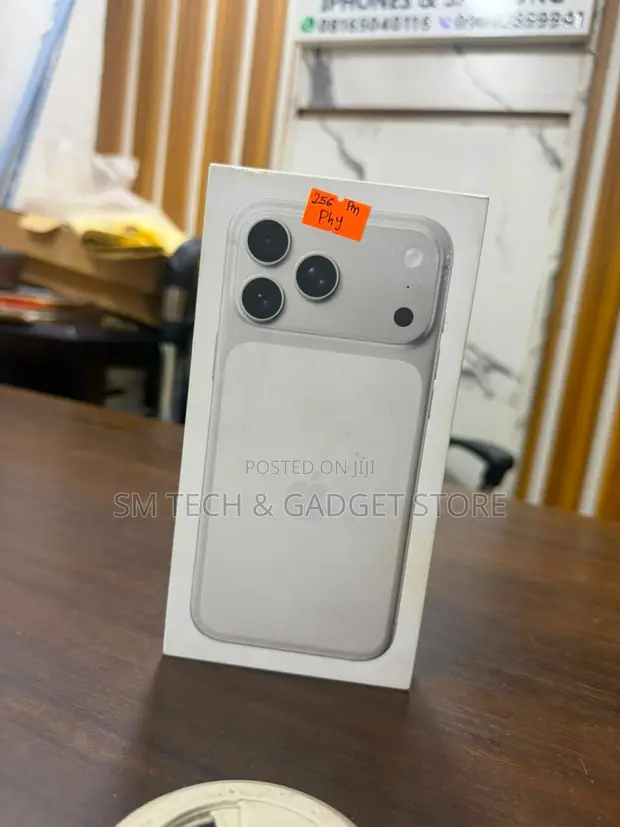 New Apple iPhone 17 Pro Max 256GB Silver - 1