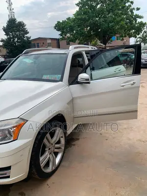 Mercedes-Benz GLK-Class 350 4MATIC 2011 White