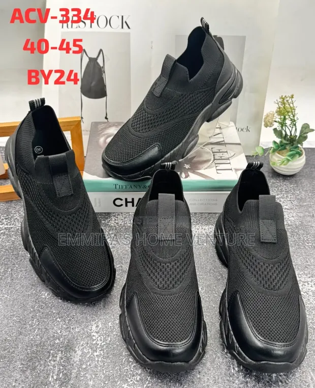Sabbin Sneakers na Mata da Maza - Baƙi - 1