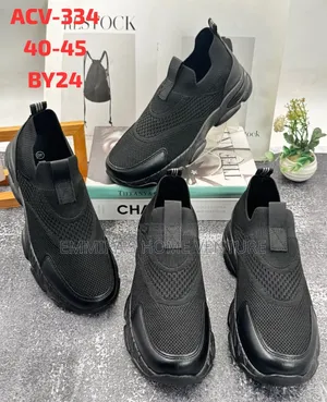 Sabbin Sneakers na Mata da Maza - Baƙi