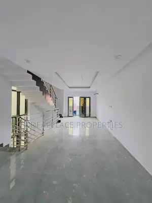 4 Bedroom Terrace Duplex da BQ a Ogudu GRA