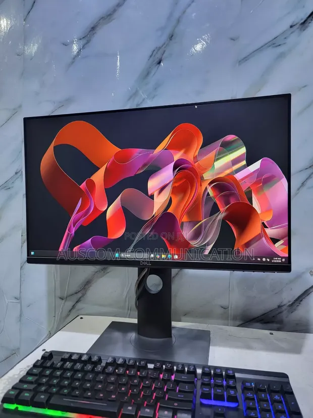 Dell 27" Frameless FHD IPS Monitor (P2719H) - 1