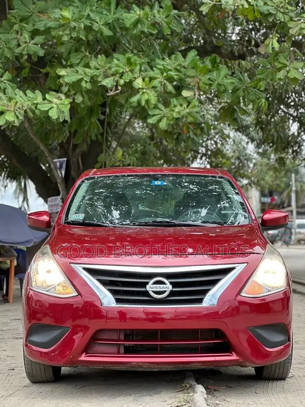 Nissan Versa 2014 Red - 1