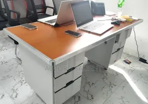 Teburin Ofis na Karfe mai Kafa 5 da Aljihu 6