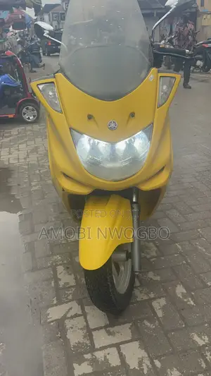 Yamaha Majesty 2003 Scooter - Yellow