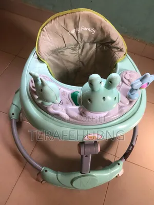 Baby Walker Da Kayan Wasa (Akwatin Kiɗa Ba Ya Aiki)