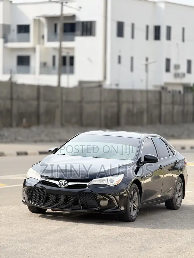 Toyota Camry LE 2016 - 1