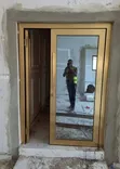 Kofar Zinare Ta Aluminiyum Mai Juyawa Da Gilashin Nuna - 1