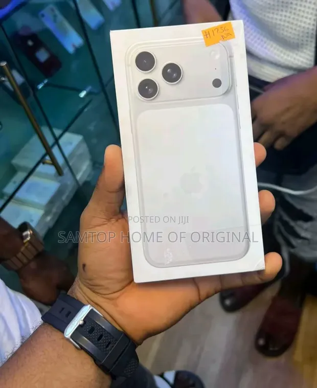 Apple iPhone 17 Pro 1TB Silver - 1