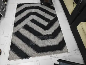 Tsayayyen Rug na Tsakiya