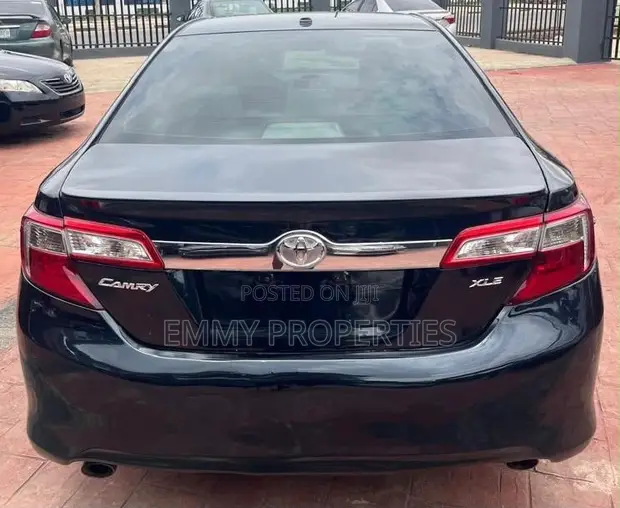 2013 Toyota Camry XLE V6 Sedan - 1