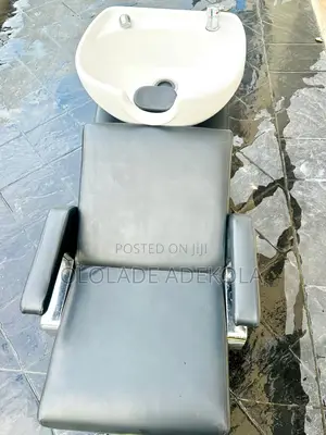 Kujerun Gyaran Gashi da Kujerar Wanka Na Amfani