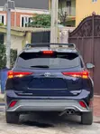 Toyota Highlander XLE 2021 Blue - 4