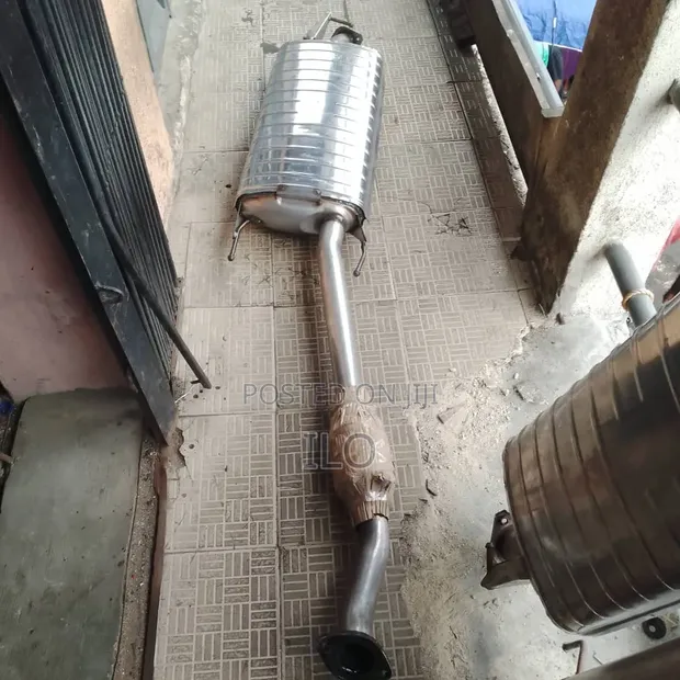 Lexus RX 350 Exhaust Catalyst da Pot - 1