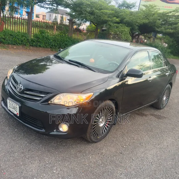 Toyota Corolla 2010 Black - 1