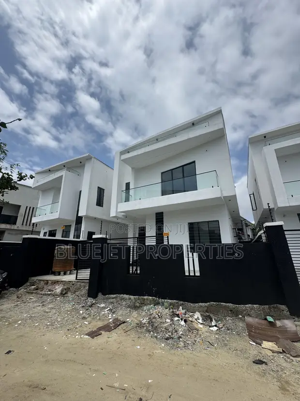 4 Bedroom Duplex da ake siyarwa a Sangotedo - 1