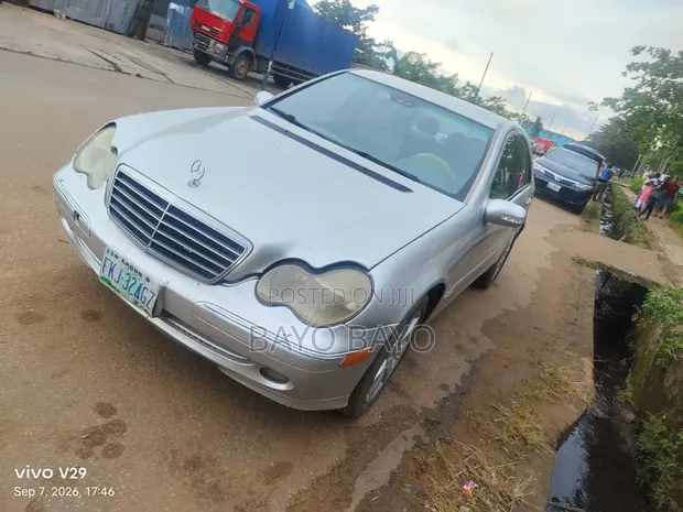 Mercedes-Benz C230 2006 Silver - 1