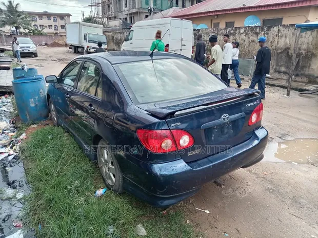 2006 Toyota Corolla Sport - 1