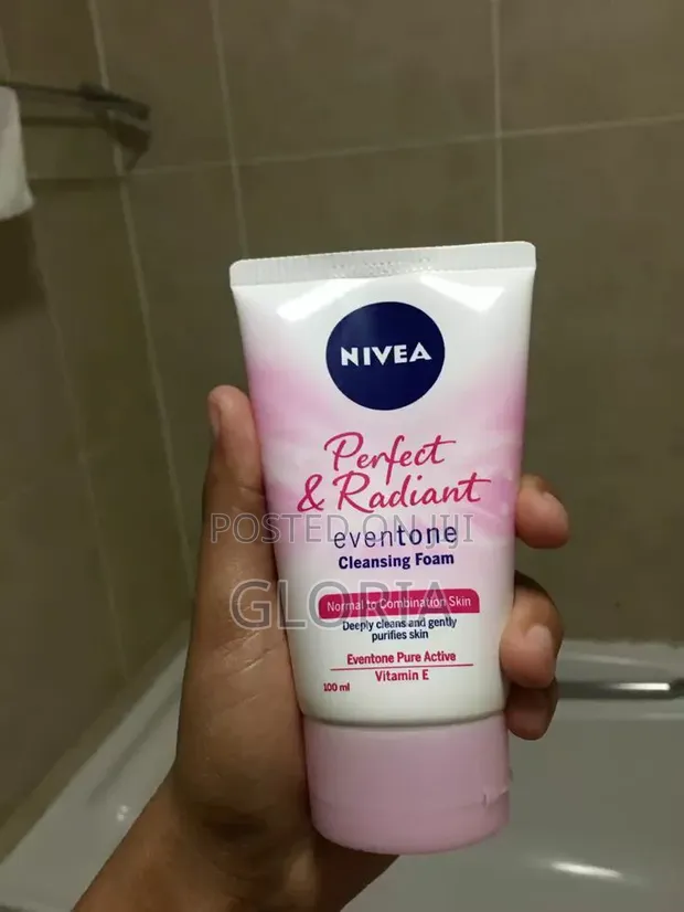 Nivea Perfect Radiant Even Tone Cleansing Foam - 1