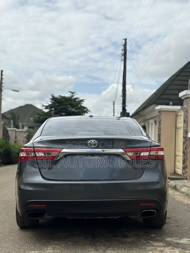 2016 Toyota Avalon XLE Sedan - Gray - 1