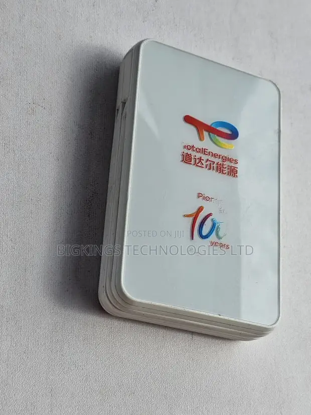 10,000mAh Magnetic Wireless Power Bank - 1