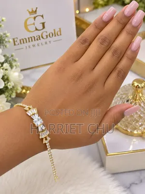 Harrietta Shop: Elegant Luxury Diamond-Cut Butterfly Bracelet
