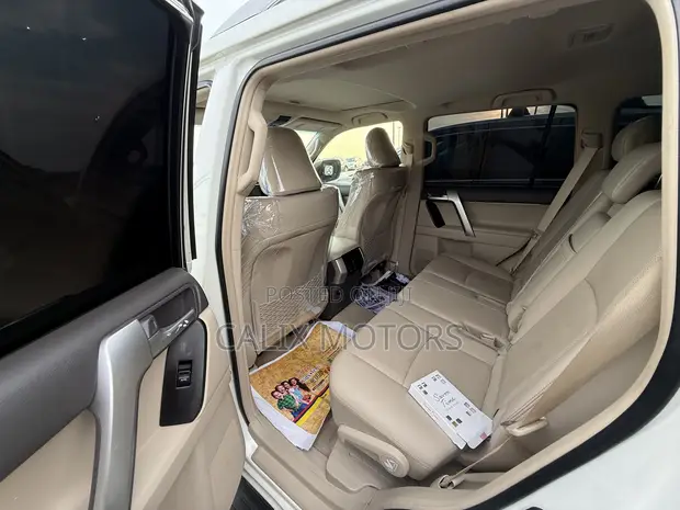 Toyota Land Cruiser Prado 2023 Fari - 1