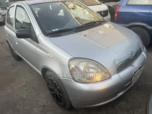 Toyota Yaris 1.5 2000 Silver - 1