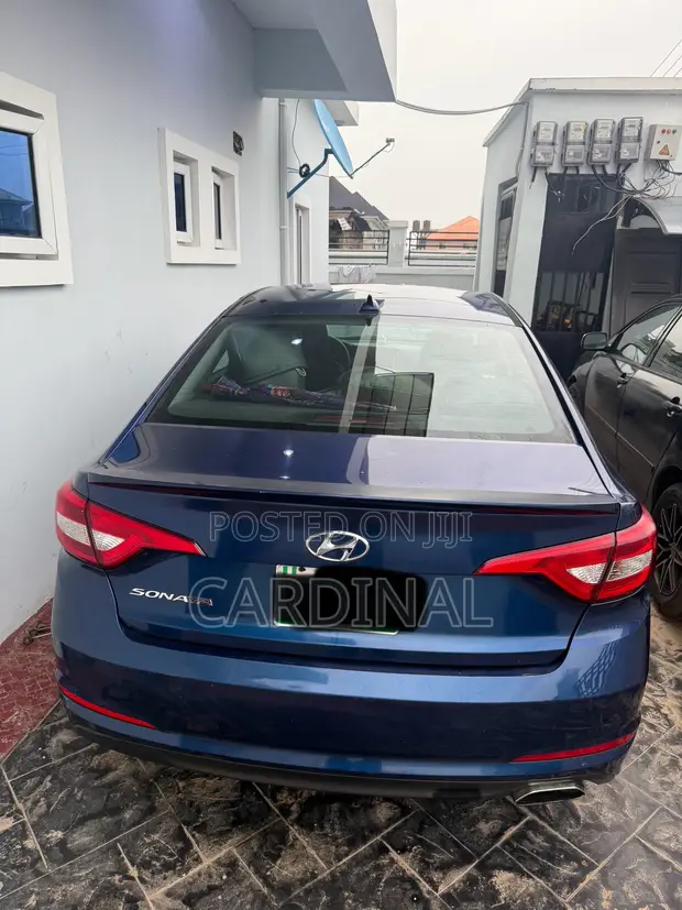 Hyundai Sonata 2016 Blue - 1