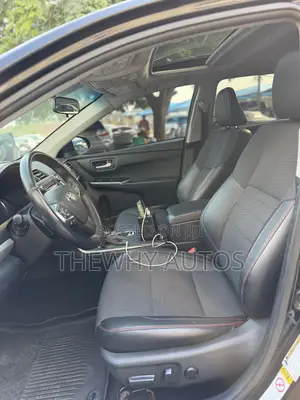 2017 Toyota Camry SE Sedan - Foreign Used