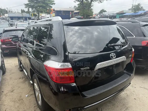 Toyota Highlander 2010 Black - 1