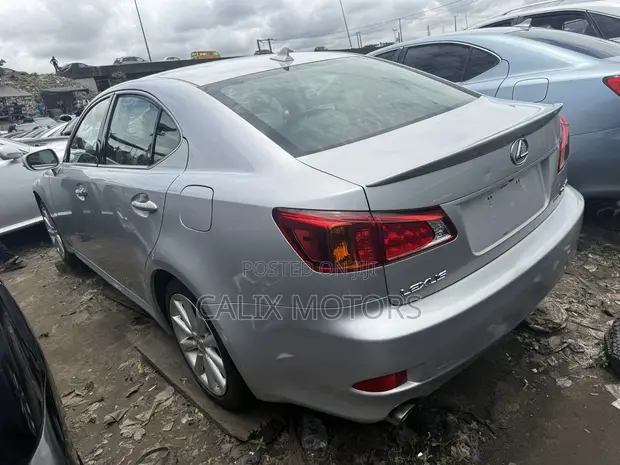 Lexus IS250 2010 Silver - 1