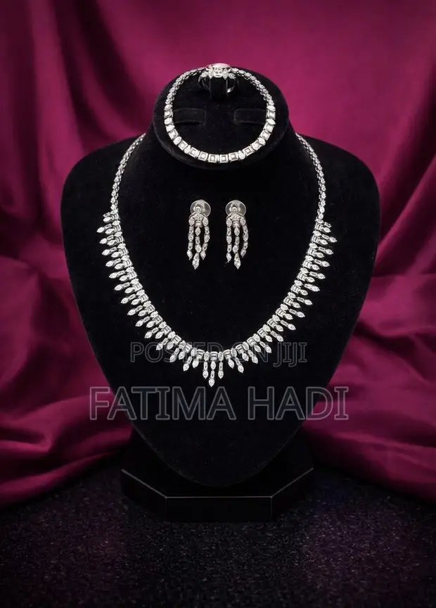 Lux Zirconia 4-Piece Kayi na Kayan Kwalliya - 1
