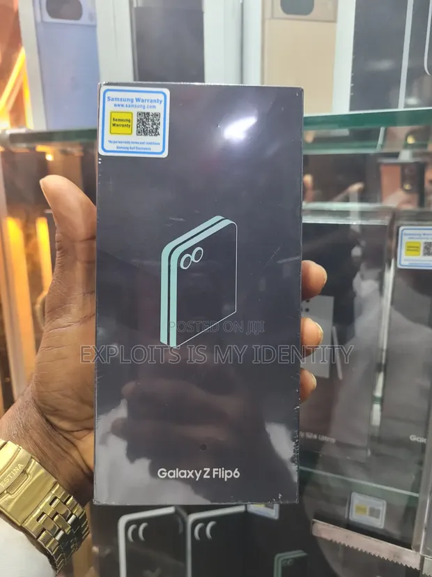 New Samsung Galaxy Z Flip6 256GB Green - 1