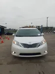 Toyota Sienna XLE Premium 2015 White - 2