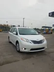 Toyota Sienna XLE Premium 2015 White - 3