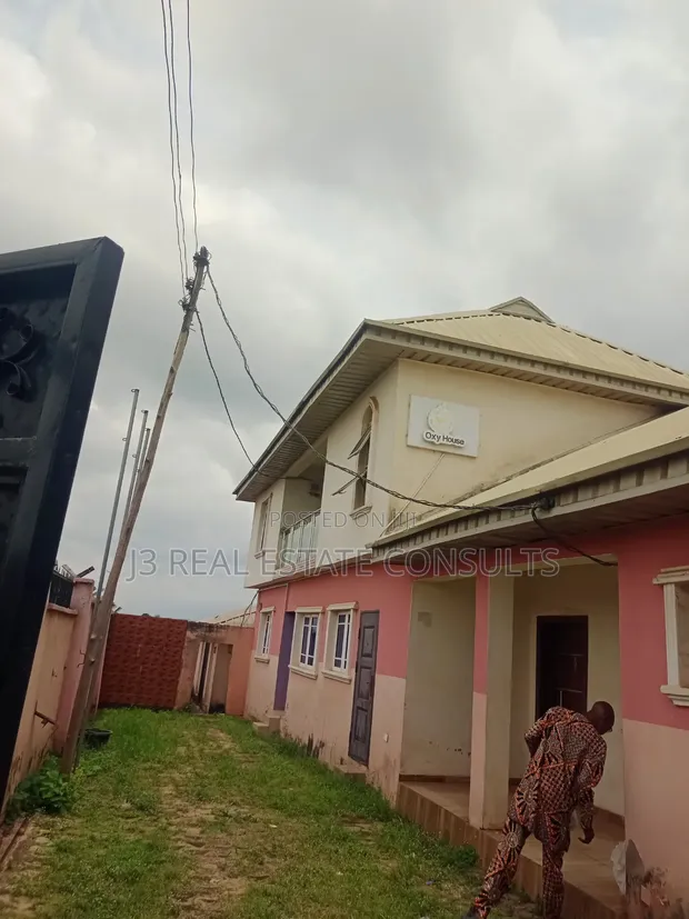 Gidan Kwana 3 Bedroom a Pagun Estate, Egbeda don haya - 1