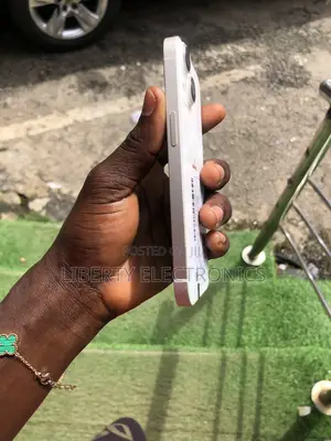 Apple iPhone 14 128GB White (Amfani da UK)