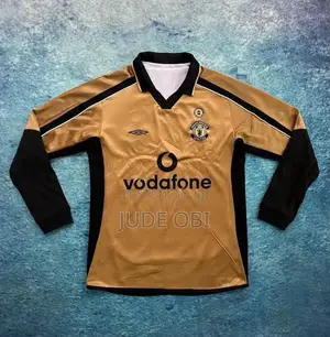 Manchester United 2001/2002 Retro Jersey