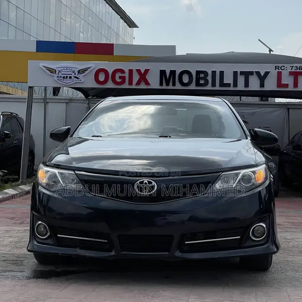 2015 Toyota Camry SE Sedan - Belgium New Entry - 1