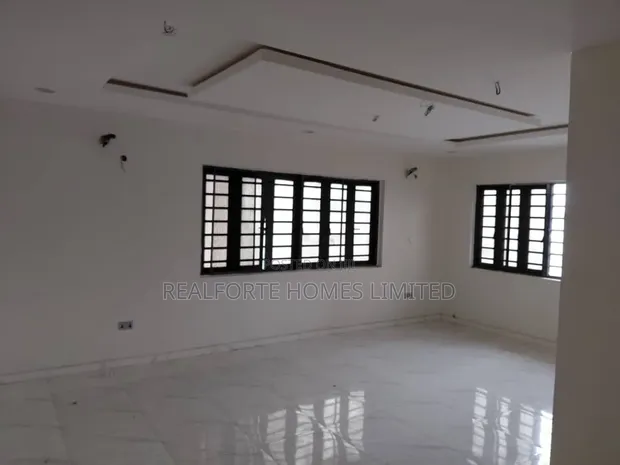 Executive Mini Flat don siye a Avocado, Ajah - 1