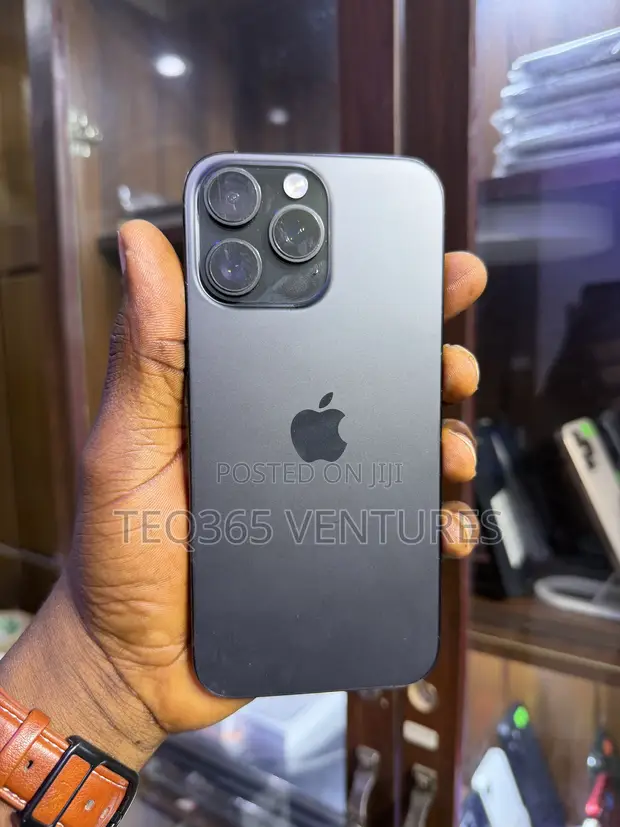 Apple iPhone 16 Pro Max 256GB Black - 1