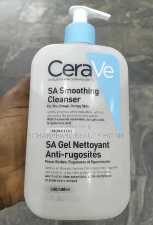 Gaskiyar CeraVe SA Smoothing Cleanser don Fata Mai Laushi & Kumburi - 473ml