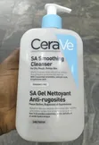 Gaskiyar CeraVe SA Smoothing Cleanser don Fata Mai Laushi & Kumburi - 473ml - 2